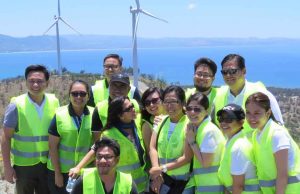 DOE, ERC, energy media take a tour of NLR windfarm in Pagudpud